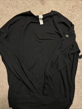 ALO Yoga Black Long Sleeve Lightweight Pullover